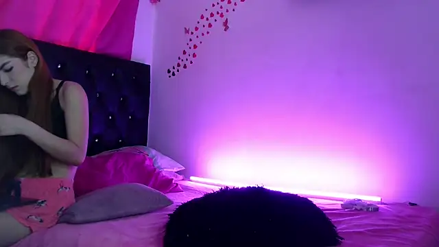 littleayshel online show from 11.05.25