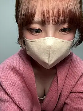 Snapshot of -x_MIU_x chatting on 05.20.26 -x MIU x online show from 05.20.26