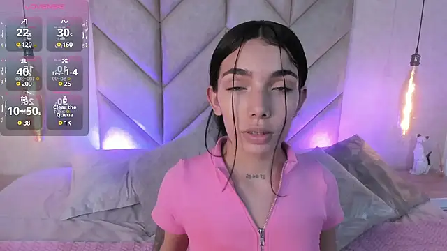 Snapshot of Mollymoon1 chatting on 12.04.24 Mollymoon1 online show from 12.04.24