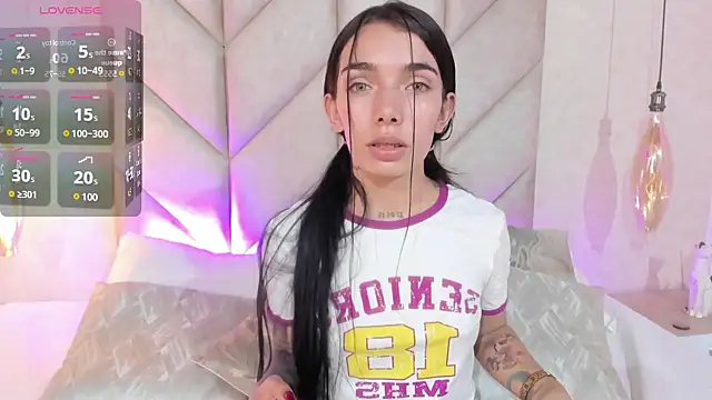 Snapshot of Mollymoon1 chatting on 12.09.24 Mollymoon1 online show from 12.09.24