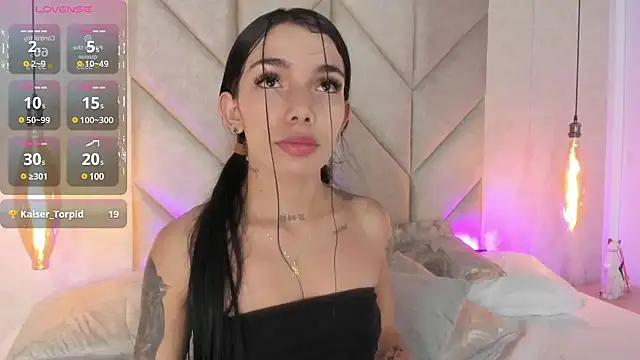 Snapshot of Mollymoon1 chatting on 12.13.24 Mollymoon1 online show from 12.13.24