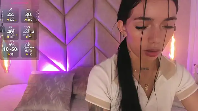 Snapshot of Mollymoon1 chatting on 12.14.24 Mollymoon1 online show from 12.14.24