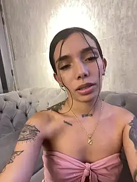 Snapshot of Mollymoon1 chatting on 12.23.24 Mollymoon1 online show from 12.23.24