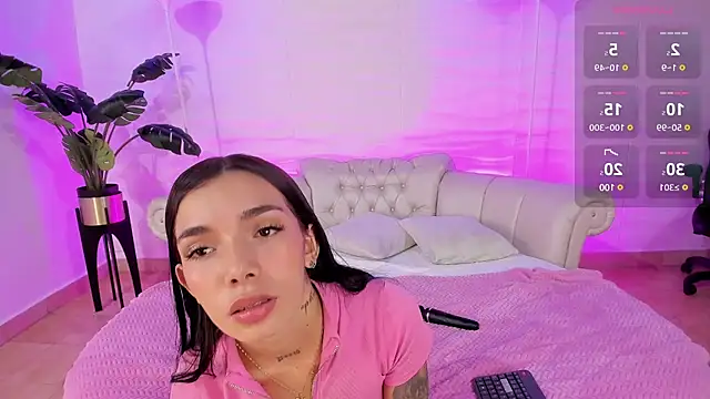 Snapshot of Mollymoon1 chatting on 12.30.24 Mollymoon1 online show from 12.30.24