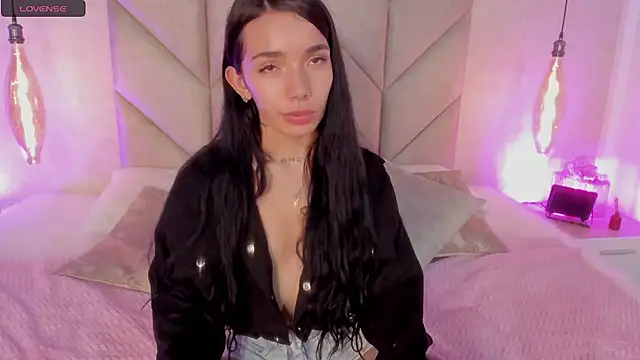 Snapshot of Mollymoon1 chatting on 01.06.25 Mollymoon1 online show from 01.06.25