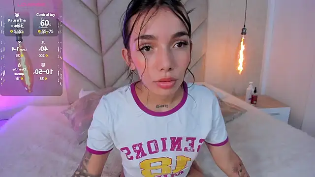 Snapshot of Mollymoon1 chatting on 01.24.25 Mollymoon1 online show from 01.24.25