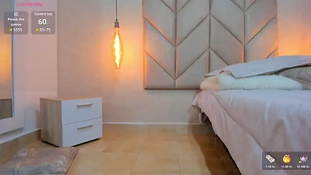 Snapshot of Mollymoon1 chatting on 03.13.25 Mollymoon1 online show from 03.13.25