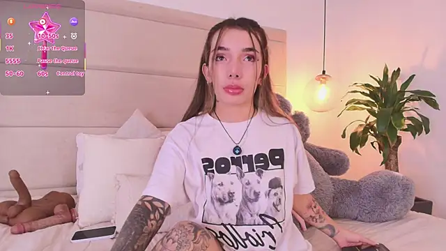 Snapshot of Mollymoon1 chatting on 09.19.25 Mollymoon1 online show from 09.19.25