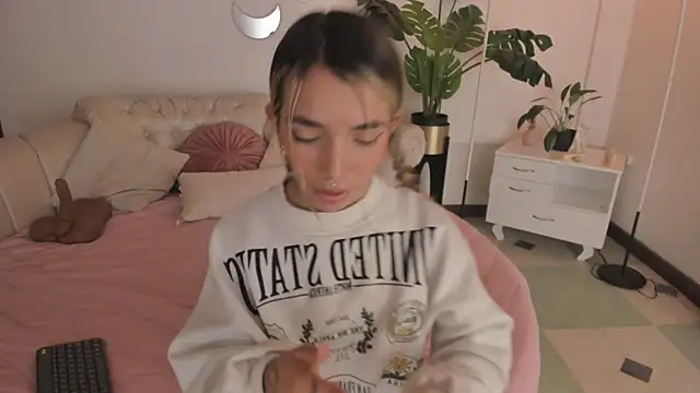 Mollymoon1 online show from 02.09.26