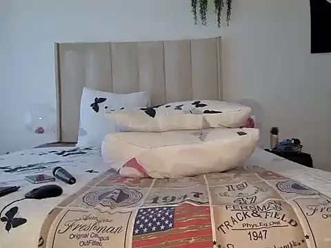 Pearl 00 online show from 03.11.25