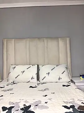 Pearl 00 online show from 11.25.25