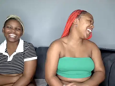 Snapshot of Pearl_00 chatting on 02.02.26 Pearl 00 online show from 02.02.26