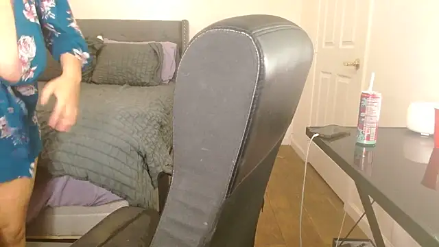 AlyssiaAmoreXO online show from 10.12.25