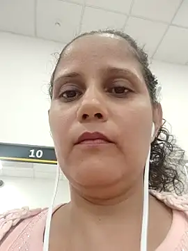 Snapshot of carolina_goez chatting on 02.10.25 carolina goez online show from 02.10.25