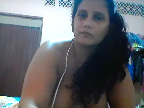 Snapshot of carolina_goez chatting on 02.14.25 carolina goez online show from 02.14.25