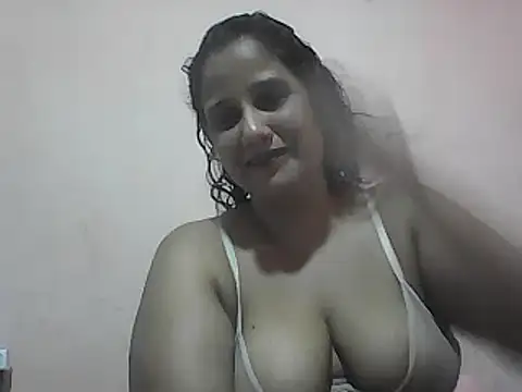 Snapshot of carolina_goez chatting on 02.16.25 carolina goez online show from 02.16.25