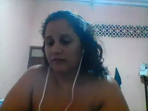 Snapshot of carolina_goez chatting on 02.19.25 carolina goez online show from 02.19.25