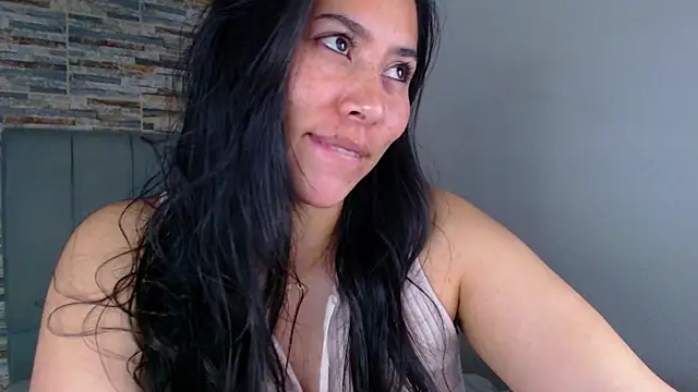 Snapshot of _joy_yva chatting on 09.30.25  joy yva online show from 09.30.25