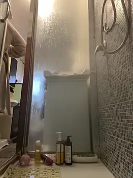 Snapshot of Dikkiduohottt chatting on 02.14.25 Dikkiduohottt online show from 02.14.25