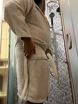 Snapshot of Dikkiduohottt chatting on 10.29.25 Dikkiduohottt online show from 10.29.25