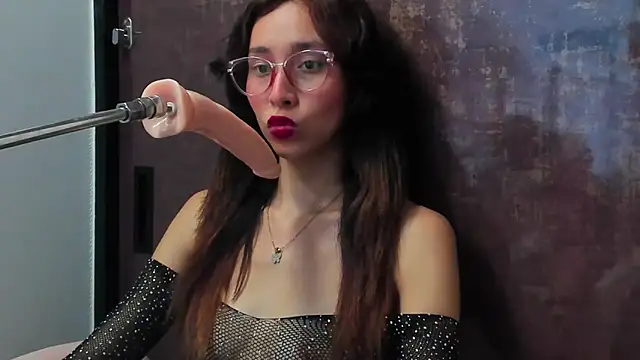 Snapshot of doll_bella_ chatting on 02.23.25 doll bella online show from 02.23.25