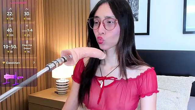 Snapshot of doll_bella_ chatting on 06.24.26 doll bella online show from 06.24.26