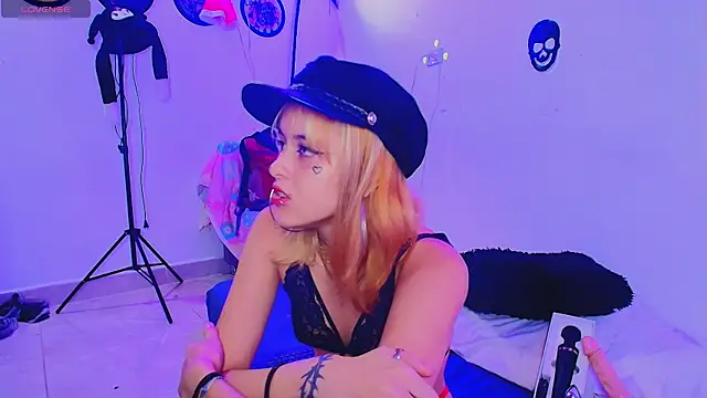 Snapshot of lizeth_darks chatting on 12.21.24 lizeth darks online show from 12.21.24
