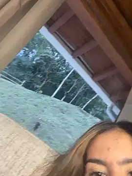 Alisha-Bond online show from 02.17.25