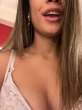 Alisha-Bond online show from 03.08.25