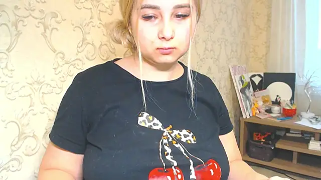 DolphinDreams online show from 04.25.26