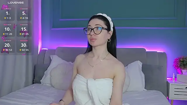 Snapshot of AllisonSky chatting on 03.30.26 AllisonSky online show from 03.30.26