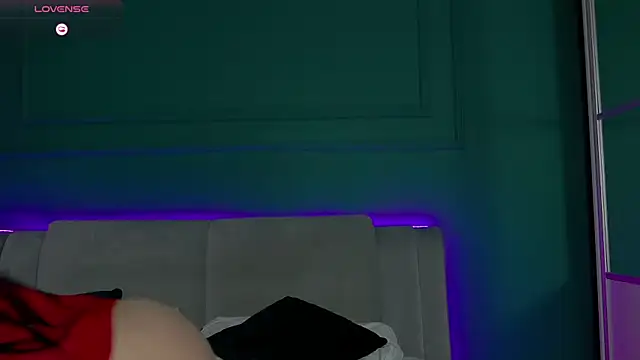 Snapshot of AllisonSky chatting on 04.14.26 AllisonSky online show from 04.14.26