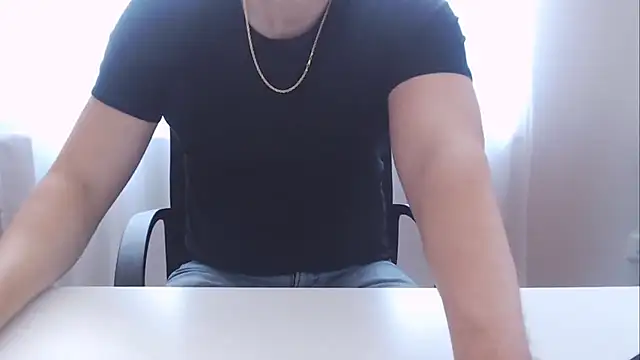 Snapshot of ECMT chatting on 02.17.25 ECMT online show from 02.17.25