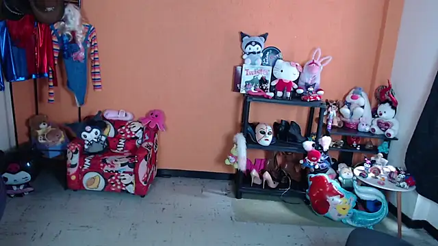 MissMiia2 online show from 02.17.26