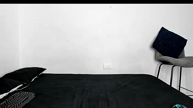 Snapshot of evanscollins chatting on 01.31.26 evanscollins online show from 01.31.26