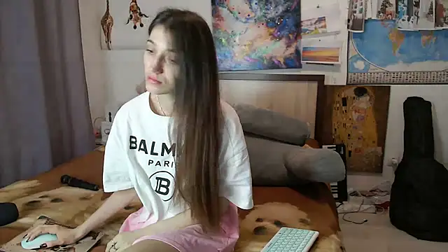 Snapshot of Iren chatting on 02.22.25 Iren online show from 02.22.25