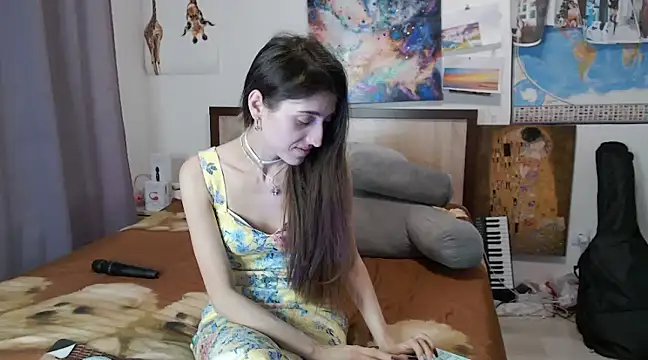 Snapshot of Iren chatting on 03.08.25 Iren online show from 03.08.25