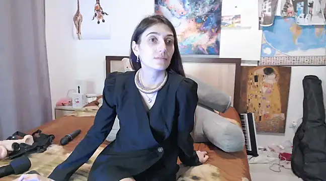 Snapshot of Iren chatting on 03.12.25 Iren online show from 03.12.25