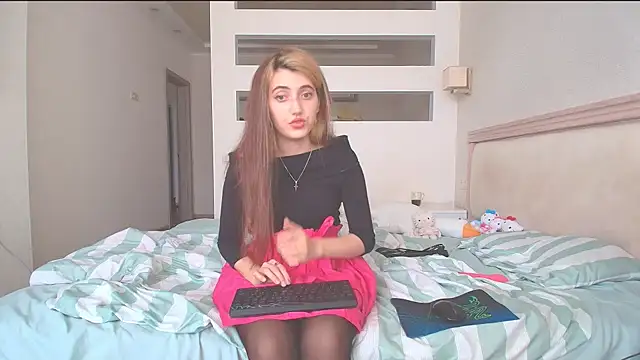 Snapshot of Iren chatting on 10.19.25 Iren online show from 10.19.25