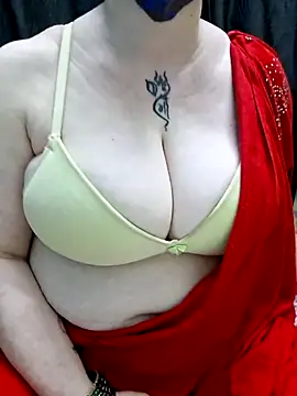 Snapshot of Raja_Ranii chatting on 07.26.26 Raja Ranii online show from 07.26.26