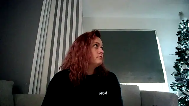 Snapshot of DynamicDuo_oxo chatting on 12.08.24 DynamicDuo oxo online show from 12.08.24