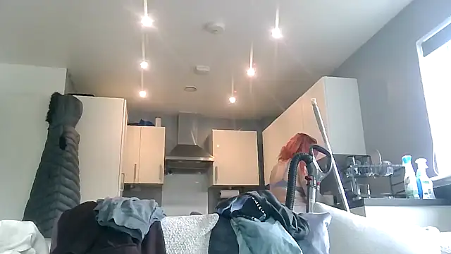 Snapshot of DynamicDuo_oxo chatting on 02.12.25 DynamicDuo oxo online show from 02.12.25