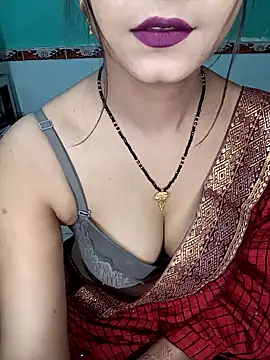 Snapshot of Diamond_queeen chatting on 02.04.25 Diamond queeen online show from 02.04.25