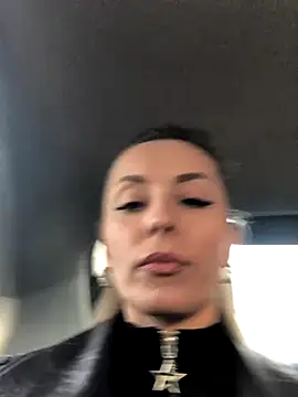 Diamond Bunny  online show from 11.05.25