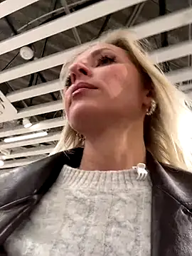 Diamond Bunny  online show from 11.14.25