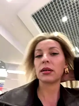 Diamond Bunny  online show from 11.23.25