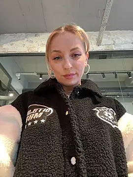 Snapshot of Diamond_Bunny_ chatting on 02.12.26 Diamond Bunny online show from 02.12.26