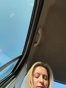 Snapshot of Diamond_Bunny_ chatting on 02.20.26 Diamond Bunny online show from 02.20.26