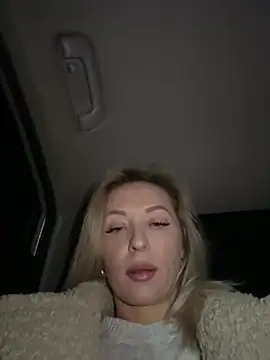 Snapshot of Diamond_Bunny_ chatting on 02.25.26 Diamond Bunny online show from 02.25.26