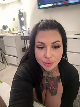 Snapshot of krysstal003 chatting on 12.16.24 krysstal003 online show from 12.16.24